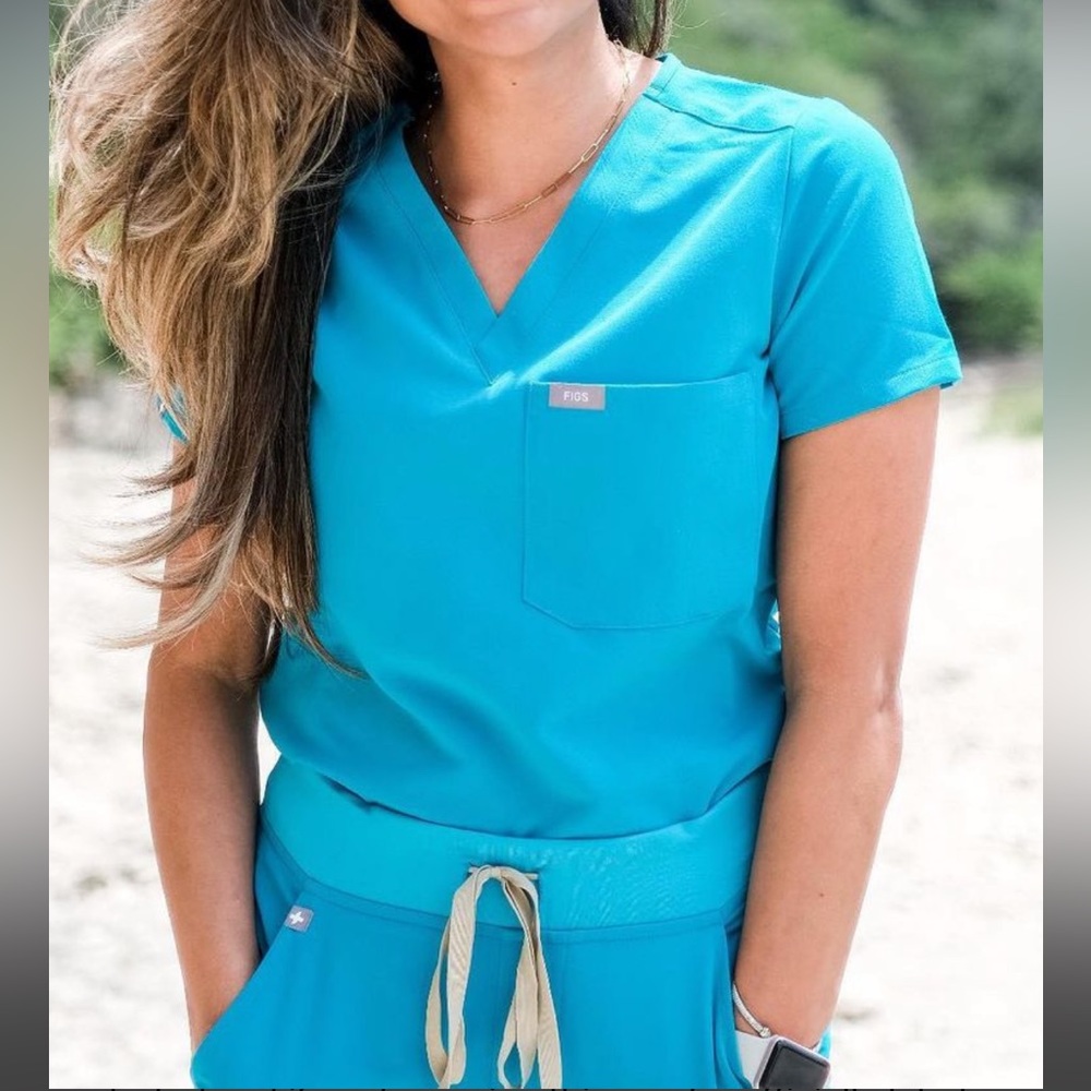 Figs Limited edition Teal color way Catarina one pocket top and Kade Cargo Pants